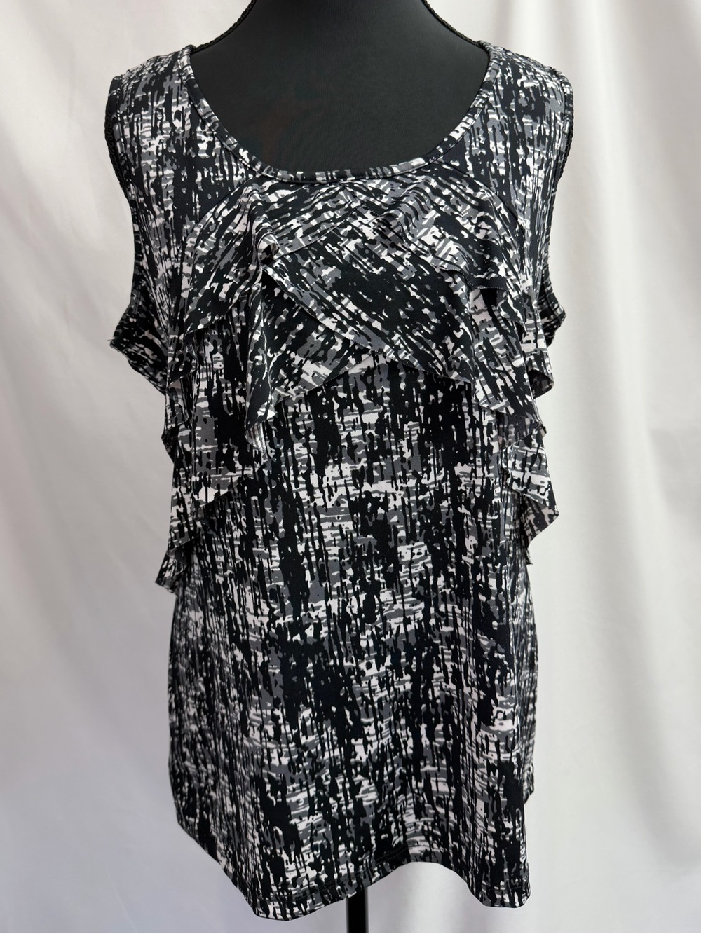 Valerie Bertinelli Abstract Print Ruffle Front Sleeveless Tank Top Blouse size M